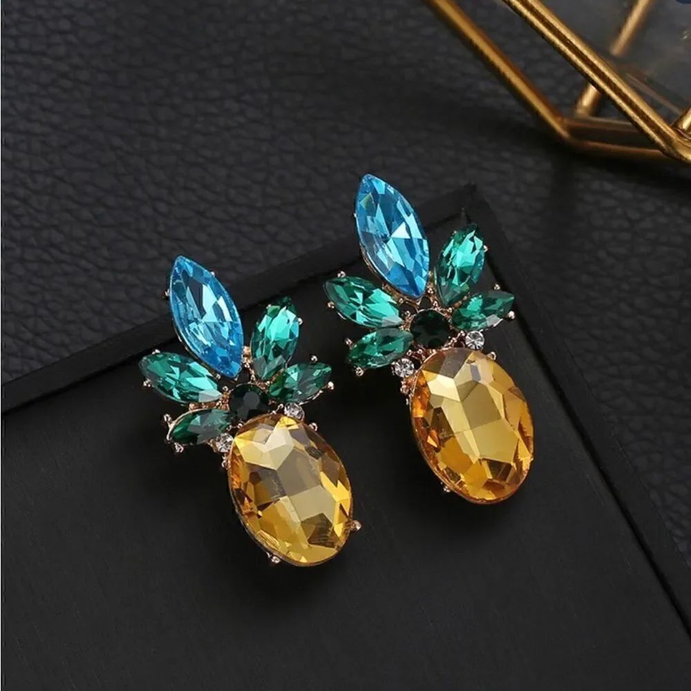 🍍 Betsey Johnson stunning pineapple crystal earrings 🍍